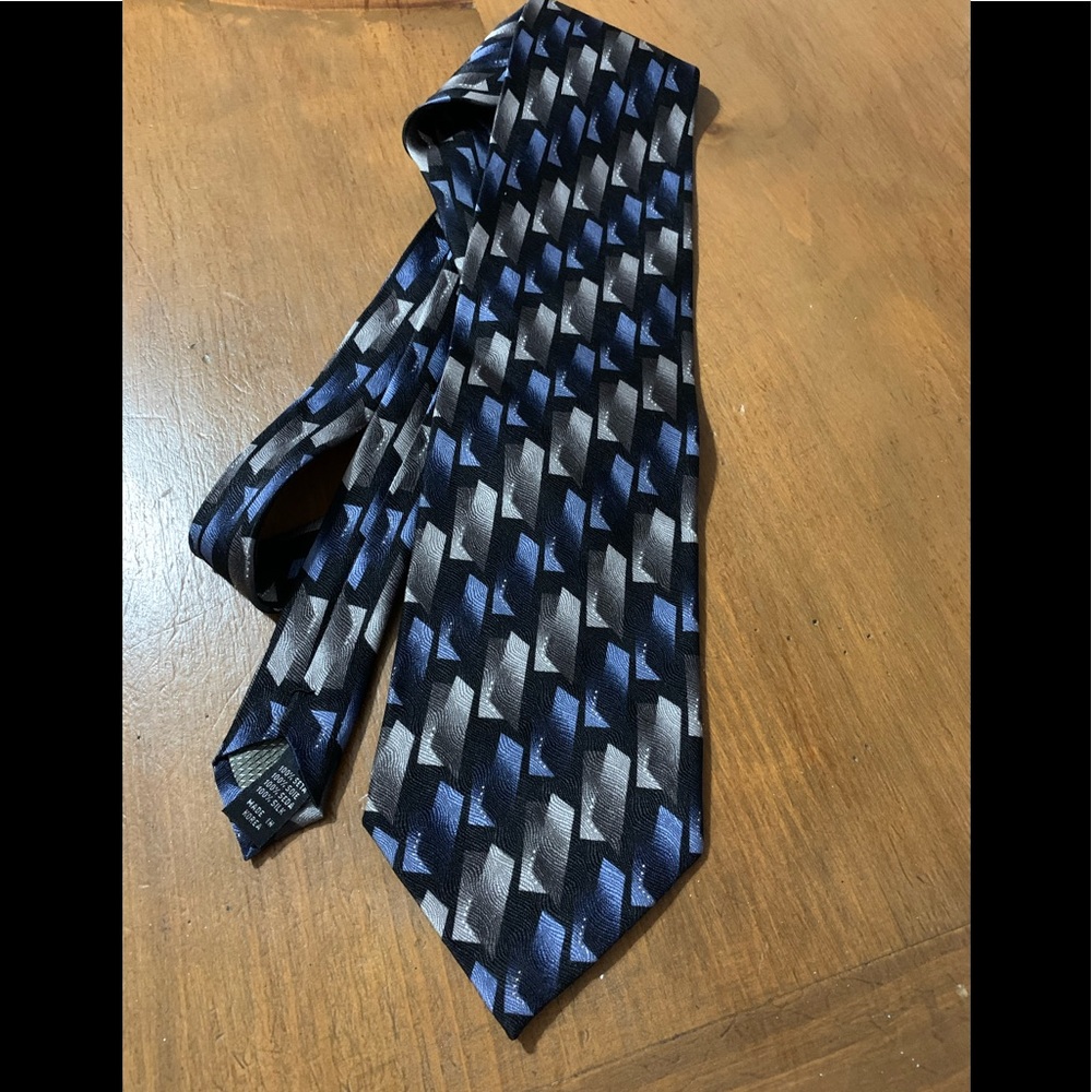 Men’s silk tie